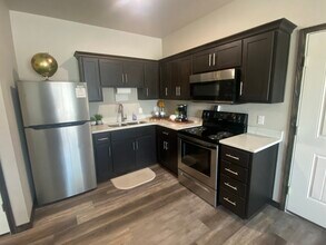 2411 S Jackson Ave, Unit 2427-6 in Joplin, MO - Building Photo - Building Photo