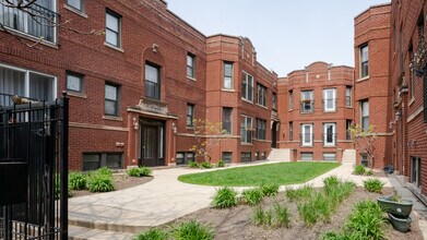 3710 W Wrightwood Ave in Chicago, IL - Building Photo - Building Photo