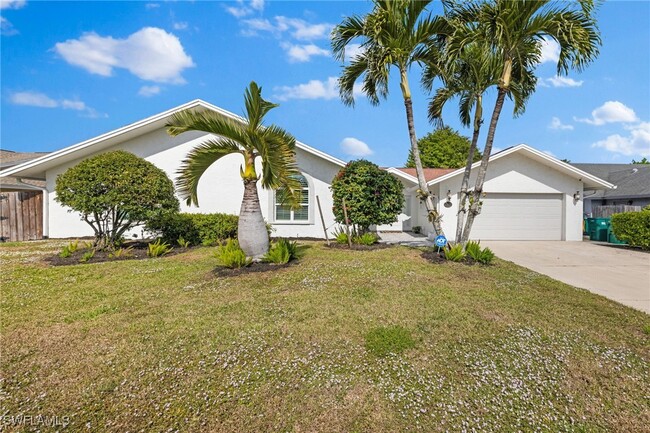 property at 2467 Pinewoods Cir