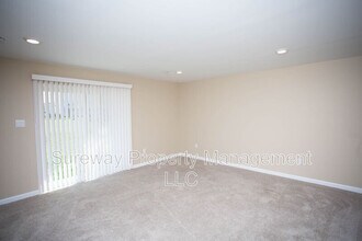 239 Macoun Way in Glassboro, NJ - Building Photo - Building Photo