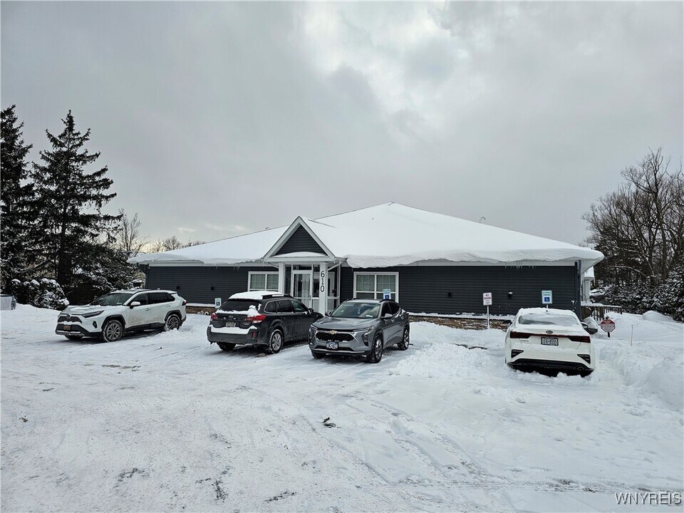 610 Ayer Rd in Buffalo, NY - Building Photo