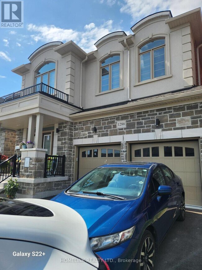 1286 Apollo St in Oshawa, ON - Building Photo - Building Photo