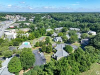 Sedgefield Apartments in Winston-Salem, NC - Building Photo - Building Photo