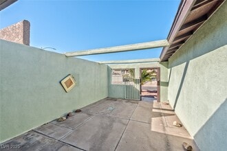 506 Holick Ave in Henderson, NV - Building Photo - Building Photo