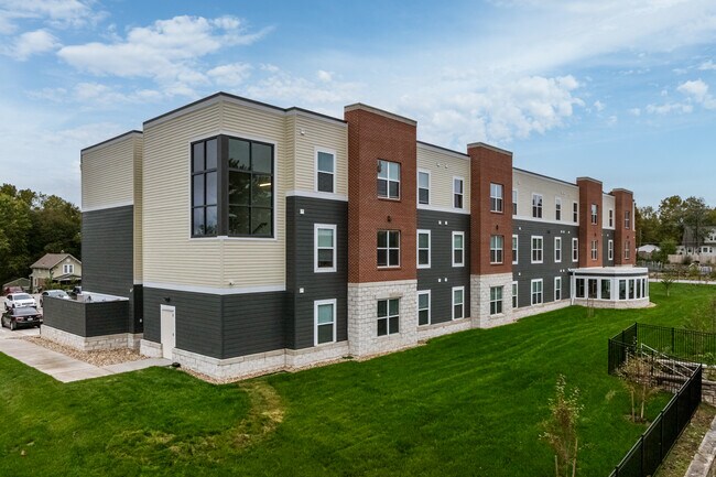 Greenwood Senior in Kansas City, MO - Building Photo - Building Photo