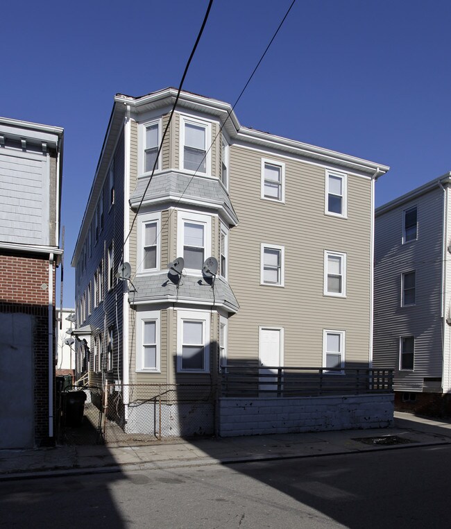 107 Tell St in Providence, RI - Building Photo - Building Photo