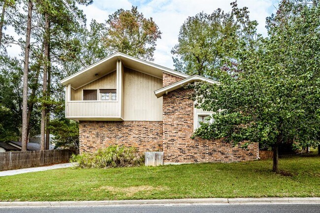 property at 422 River Oaks Dr