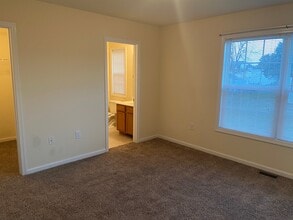 83 Myatt Ct in Inwood, WV - Building Photo - Building Photo