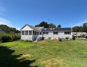 14 Manomet Rd in Woburn, MA - Building Photo - Building Photo