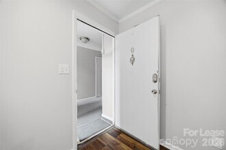 4739 Hedgemore Dr in Charlotte, NC - Building Photo - Building Photo