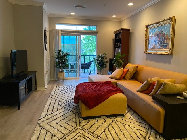 2301 25th St S, Unit 305 in Arlington, VA - Foto de edificio - Building Photo