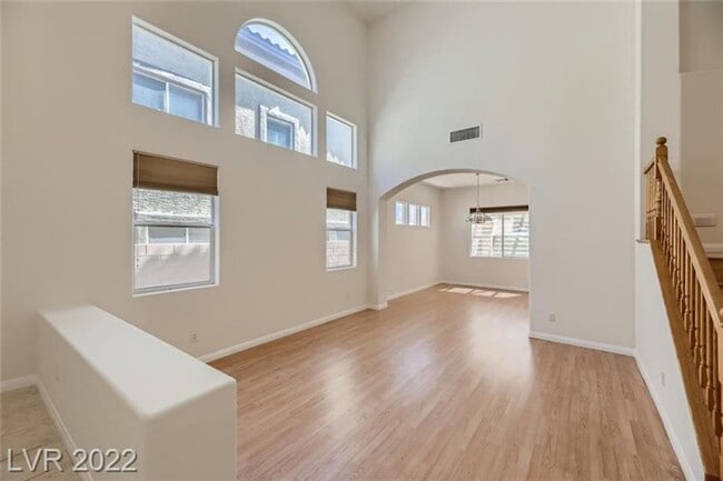 10677 Sapphire Vista Ave in Las Vegas, NV - Building Photo - Building Photo