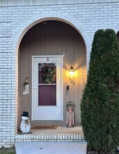 105 Woodside Dr in North Providence, RI - Building Photo - Building Photo