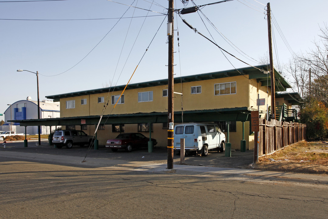 500 Las Palmas Ave in Sacramento, CA - Foto de edificio