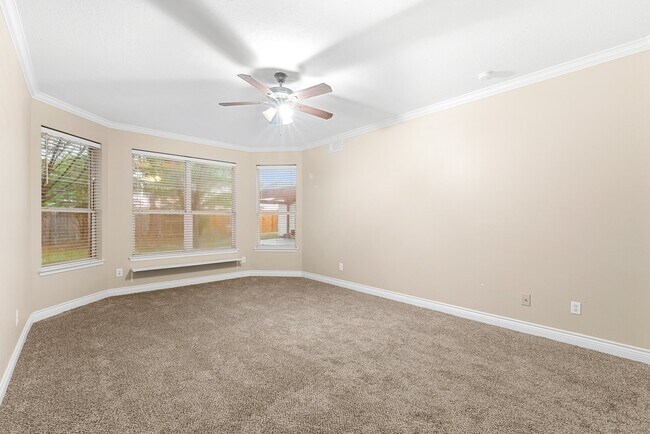 15718 Stroudwater Ln