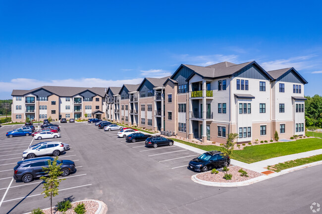 Lakeshore Ridge in Menasha, WI - Foto de edificio - Building Photo