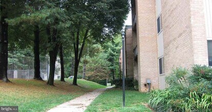 5113 Crossfield Ct, Unit 15 in Rockville, MD - Building Photo - Building Photo