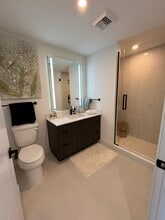 163 NW 26th St, Unit A3 in Miami, FL - Foto de edificio - Building Photo