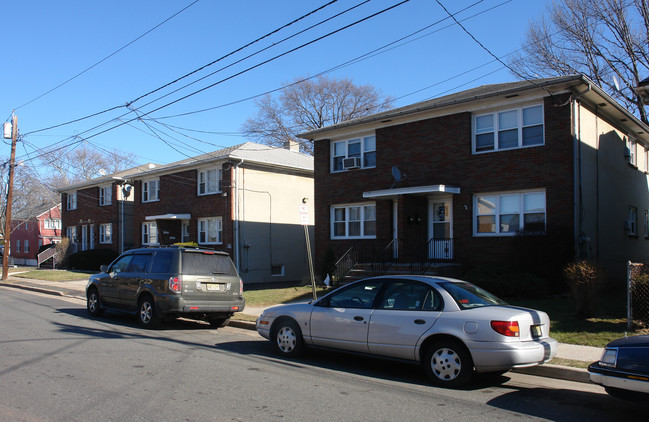 556-560 Cleveland Ave in Linden, NJ - Building Photo - Building Photo