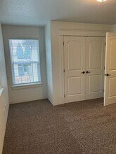 3284 Bursell Rd in Central Point, OR - Building Photo - Building Photo