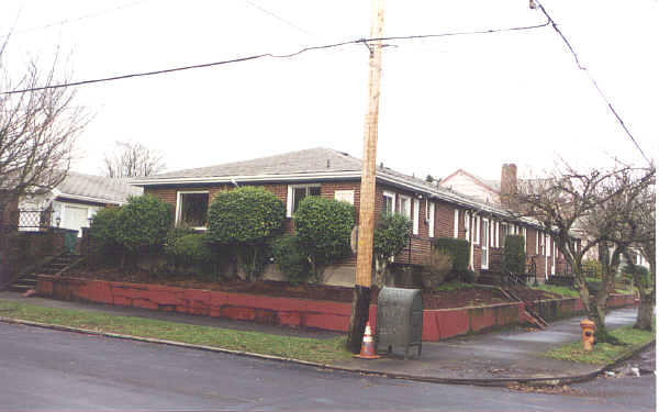 Irvington Court in Portland, OR - Foto de edificio - Building Photo