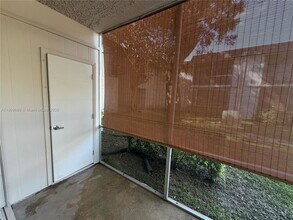 10393 N Kendall Dr in Miami, FL - Building Photo - Building Photo