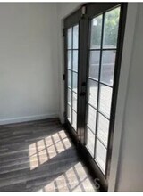 1013 Rosewood Ave in Inglewood, CA - Foto de edificio - Building Photo
