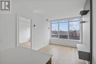 151-151 Avenue Rd in Toronto, ON - Building Photo - Building Photo