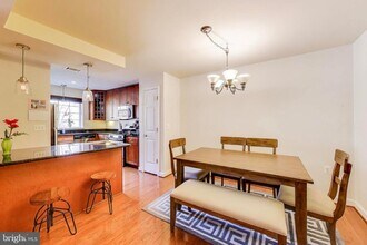 4139 S Four Mile Run Dr in Arlington, VA - Building Photo - Building Photo