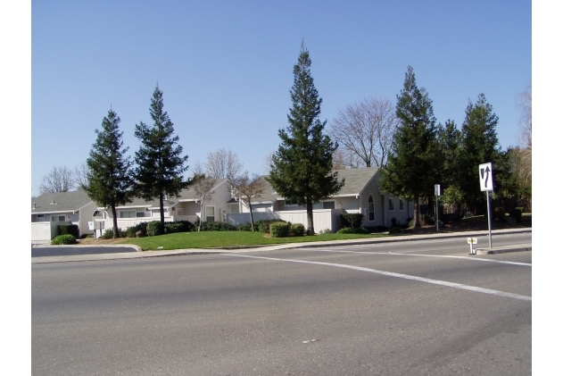 Lincoln Villas in Galt, CA - Building Photo - Building Photo