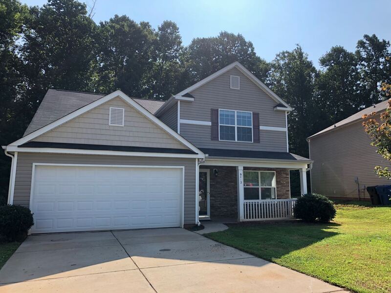 9412 Quilting Bee Lane in Charlotte, NC - Foto de edificio