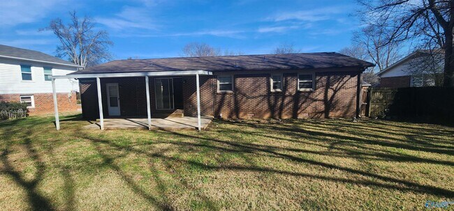 3810 NW Millbrae Dr in Huntsville, AL - Building Photo - Building Photo