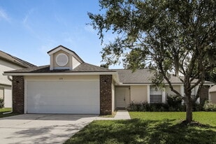 725 Meadowside Ct in Orlando, FL - Building Photo