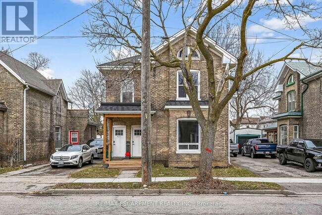 238 Darling St in Brantford, ON - Building Photo - Building Photo