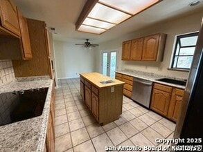 1236 E Live Oak Rd in Schertz, TX - Building Photo - Building Photo