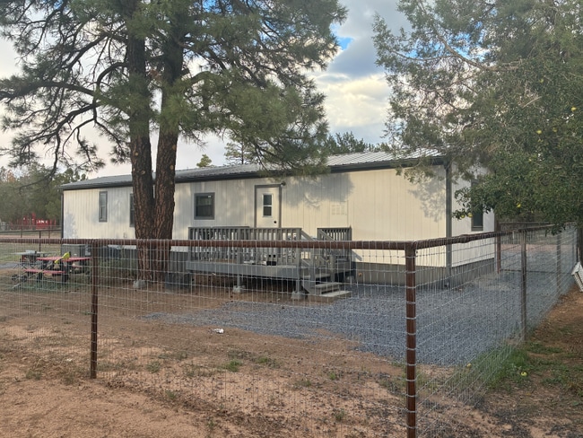 1010 Cedar Dr in Show Low, AZ - Building Photo - Building Photo