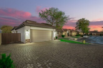 1207 S Larkspur Ct in Gilbert, AZ - Building Photo - Building Photo