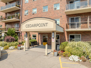 Cedarpoint Apartments in Cambridge, ON - Building Photo - Building Photo