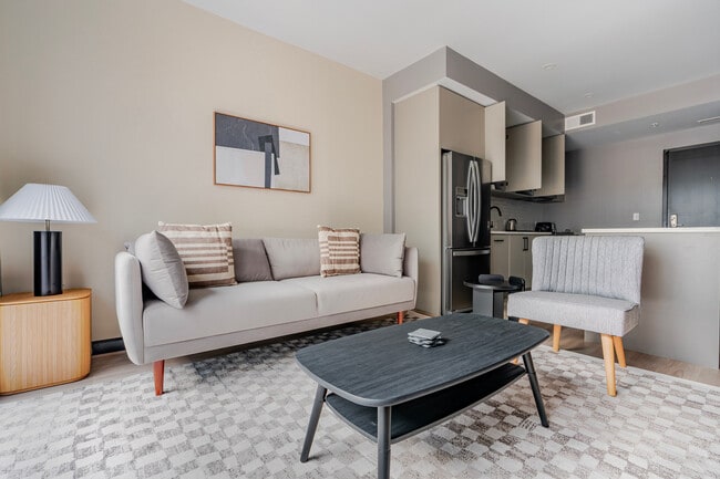 1313 L St NW in Washington, DC - Foto de edificio - Building Photo