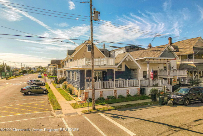 42 Abbott Ave in Ocean Grove, NJ - Foto de edificio - Building Photo