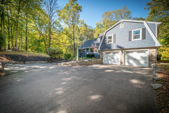 2778 Albany Ave in West Hartford, CT - Building Photo - Building Photo