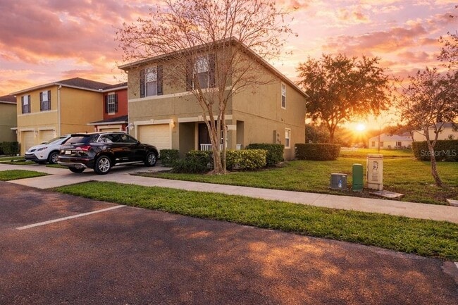 property at 572 Cresting Oak Cir