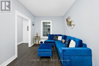 26 Brock St E in Oshawa, ON - Building Photo - Building Photo
