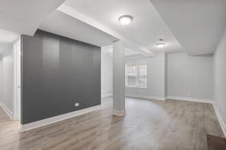 7326 N Damen Ave in Chicago, IL - Building Photo - Building Photo