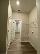 21040 Evanston Ave in Port Charlotte, FL - Foto de edificio - Building Photo