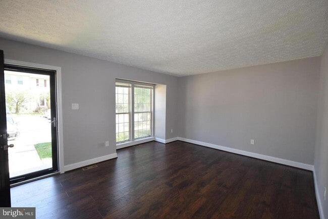 11804 Maren Ct in Reisterstown, MD - Building Photo - Building Photo