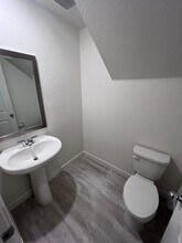 8049 Whippersnapper Wy in Roseville, CA - Building Photo - Building Photo