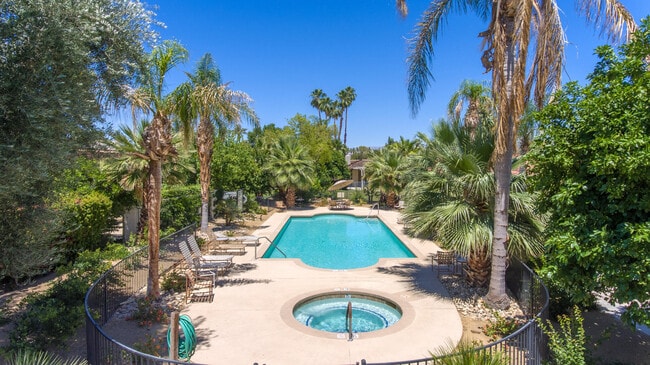 8 McGill Dr in Rancho Mirage, CA - Building Photo - Building Photo