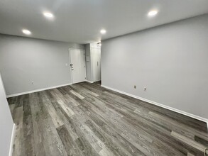 51-61 Wildman St in Danbury, CT - Building Photo - Building Photo