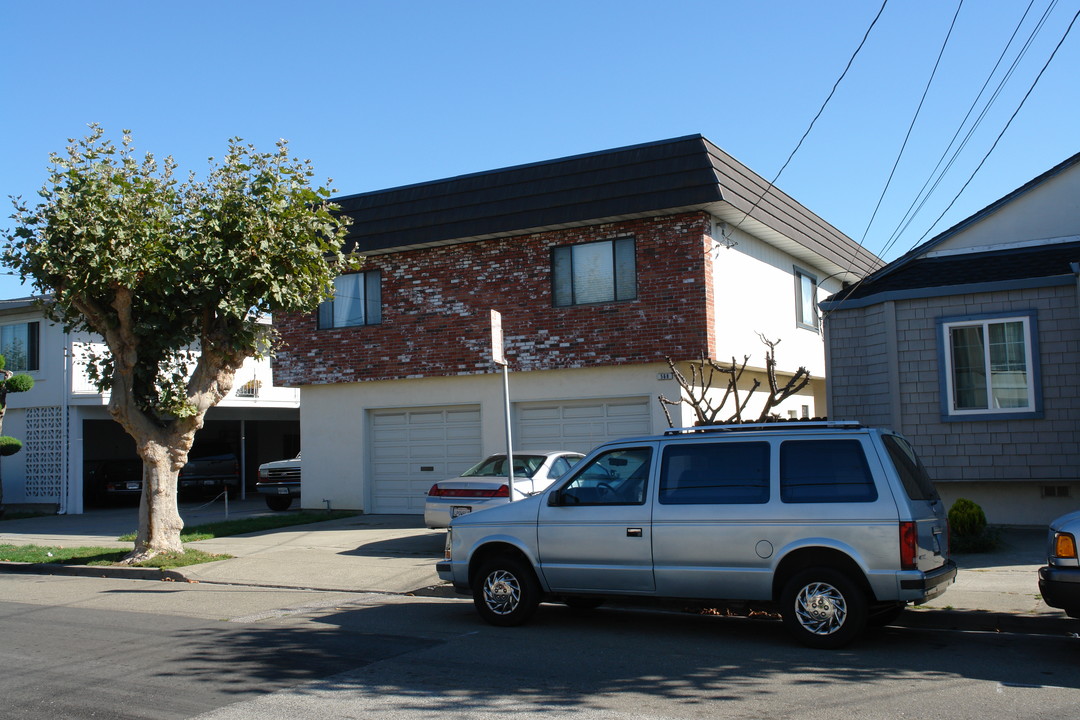 568 Green Ave in San Bruno, CA - Building Photo